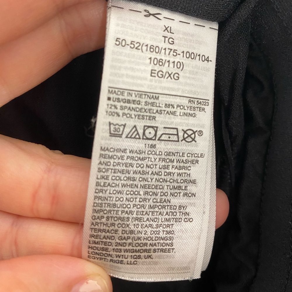Gap Fit Running Shorts, Size XL - Picture 6 of 7